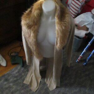 sioni long gold sweater with faux fur collar sz small